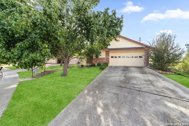 458 Vicksburg Ave, Kerrville, TX 78028 - #1