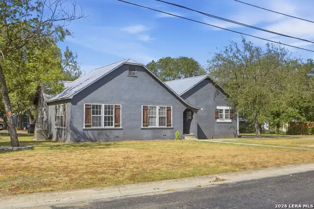 1208 10th St, Hondo, TX 78861 - #3
