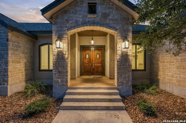112 Rolling View Dr, Boerne, TX 78006