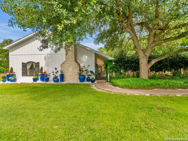 904 N Lincoln Street, Fredericksburg, TX 78624 - #2