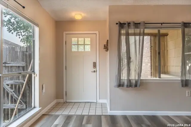9706 Meadow Dr, Converse, TX 78109 - #3
