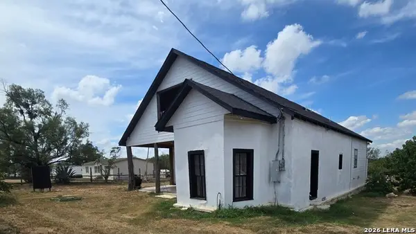 21805 Senior Rd, Von Ormy, TX 78073