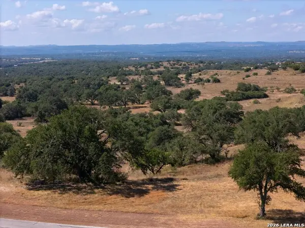 312 Summit Ledge Dr, Johnson City, TX 78636