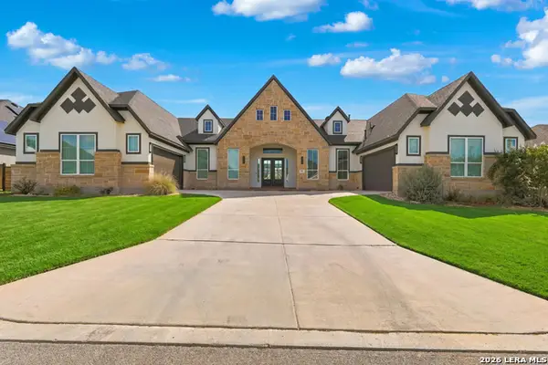 217 Poe Pkwy, Castroville, TX 78009