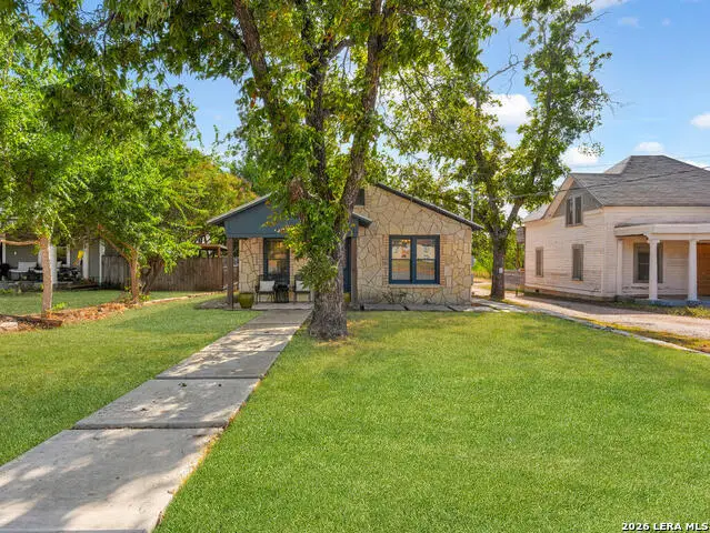 621 S Washington St, Fredericksburg, TX 78624 - #3