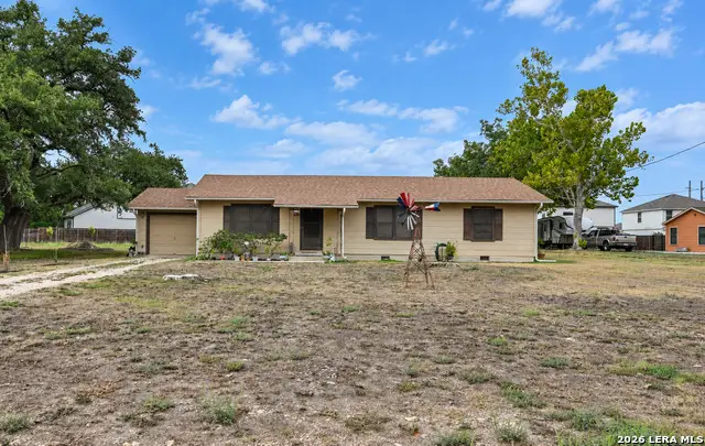 614 E Martindale, Seguin, TX 78155 - #1