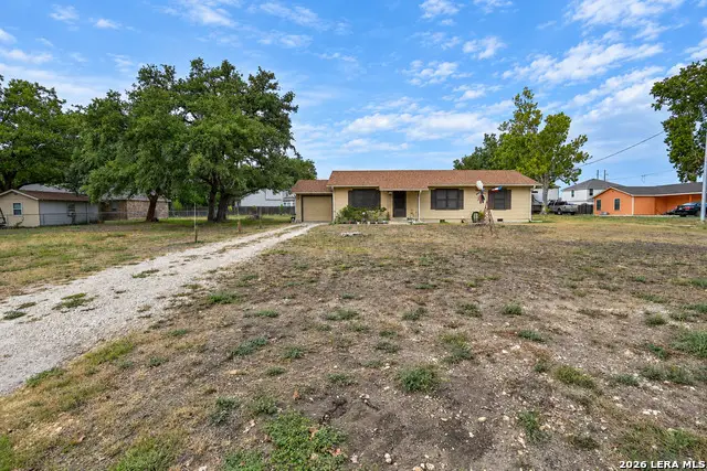 614 E Martindale, Seguin, TX 78155 - #2