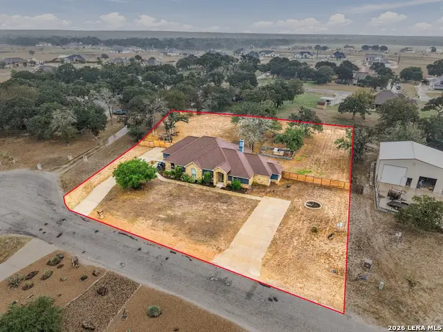 112 Abrego Knoll Dr, Floresville, TX 78114 - #3