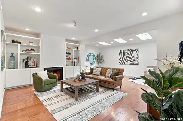208 Grove Pl, Alamo Heights, TX 78209 - #1