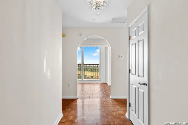 1 Towers Park Ln #2308, San Antonio, TX 78209
