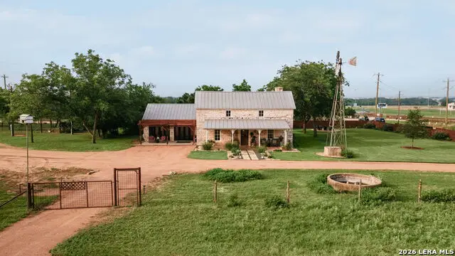 271 Smokehouse Rd, Fredericksburg, TX 78624 - #2