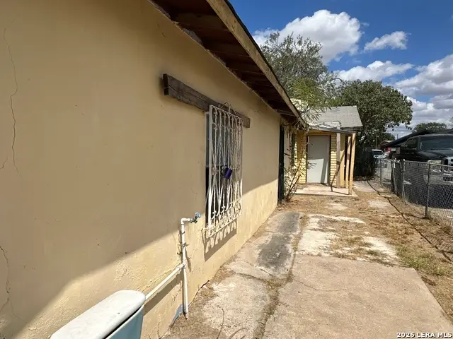 34 County Road 521, Eagle Pass, TX 78852 - #2