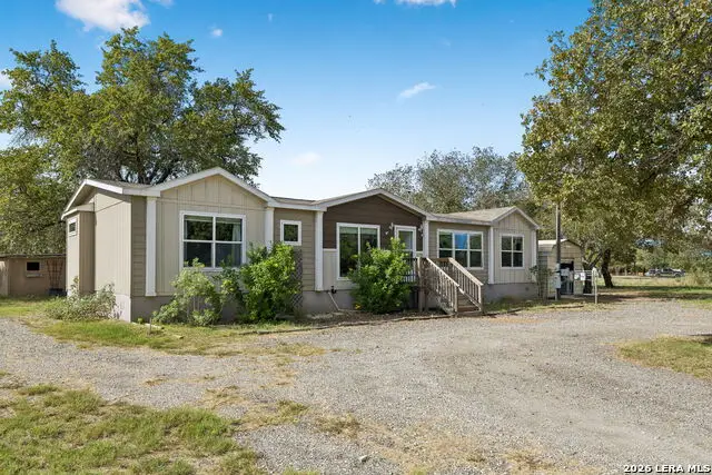 30 Terry Ln, Lytle, TX 78052 - #1