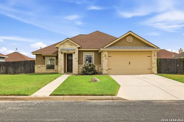 108 Park Hts, Poth, TX 78147