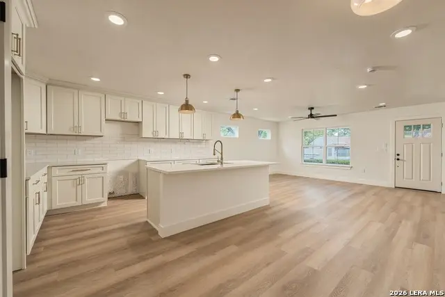 530 Avenue A, New Braunfels, TX 78130 - #2