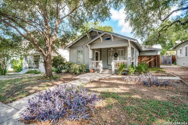 423 Queen Anne Ct, San Antonio, TX 78209 - #2