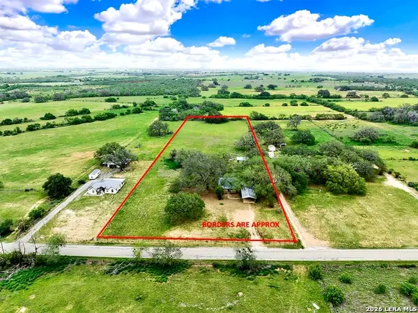 360 Horton Rd, Poteet, TX 78065