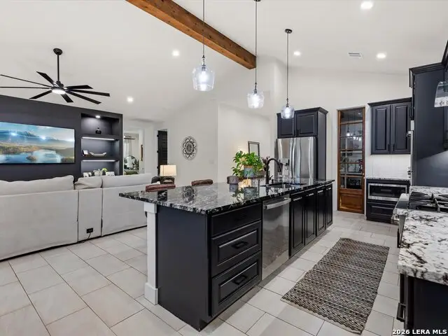 210 Falling Hls, New Braunfels, TX 78132 - #2
