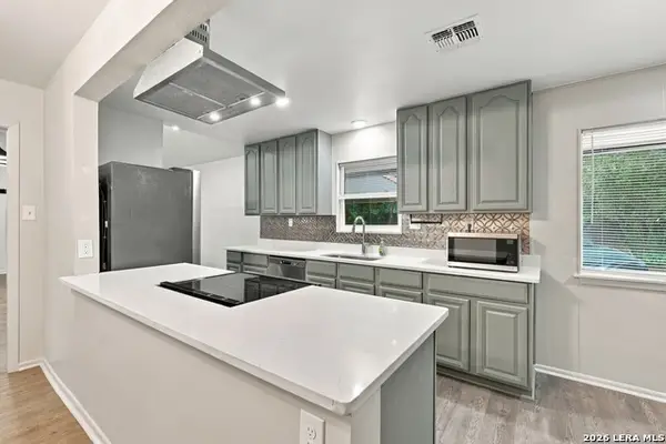 10422 Rocking M, Helotes, TX 78023