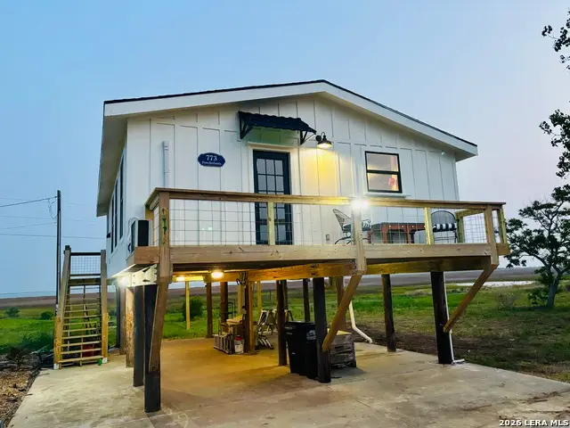 773 Powderhorn Ln, Port Lavaca, TX 77979 - #2