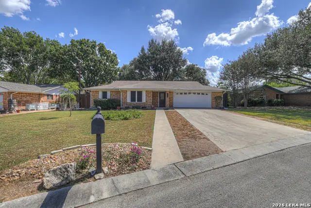 925 Lazy Trl, New Braunfels, TX 78130 - #1