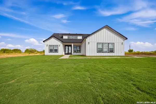 553 County Road 422, Stockdale, TX 78160