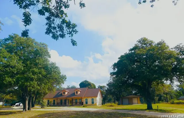 110 Hunters Glen, Floresville, TX 78114 - #1