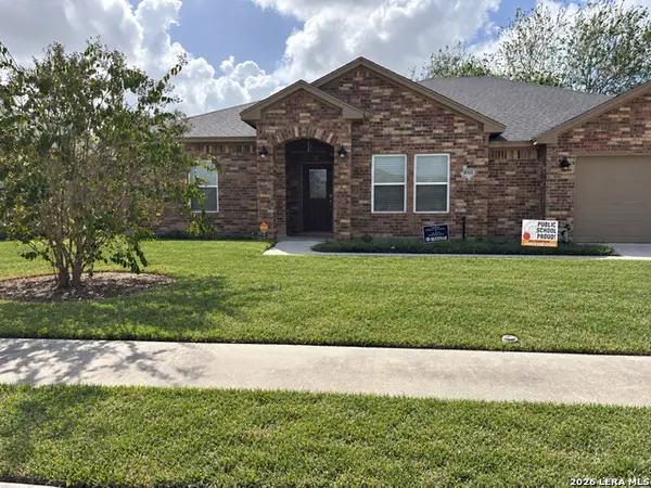 1001 Bluecrest, Beeville, TX 78102