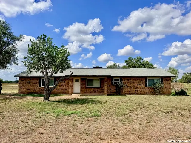611 Deer Trail Dr, Jourdanton, TX 78026 - #2