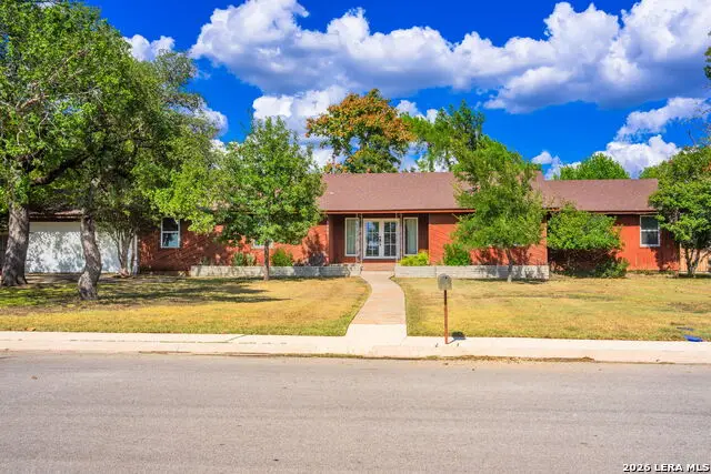 1106 W Main St, Kerrville, TX 78028 - #3