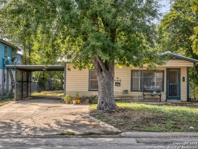 1104 Avenue S, Hondo, TX 78861 - #1