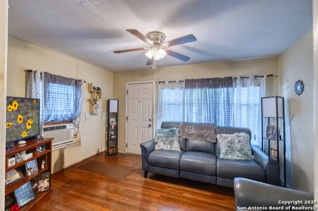 1104 Avenue S, Hondo, TX 78861 - #2