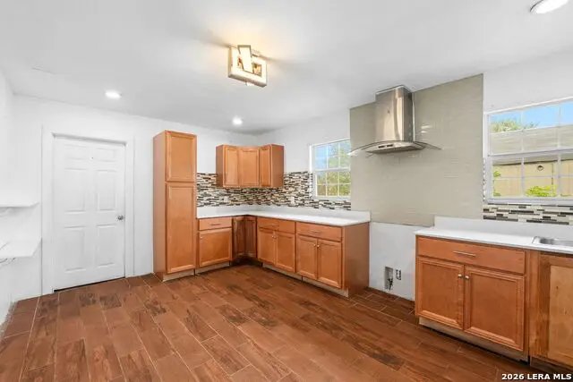 202 E Lubbock, San Antonio, TX 78204 - #3