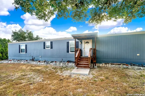 757 Private Road 1517, Bandera, TX 78003