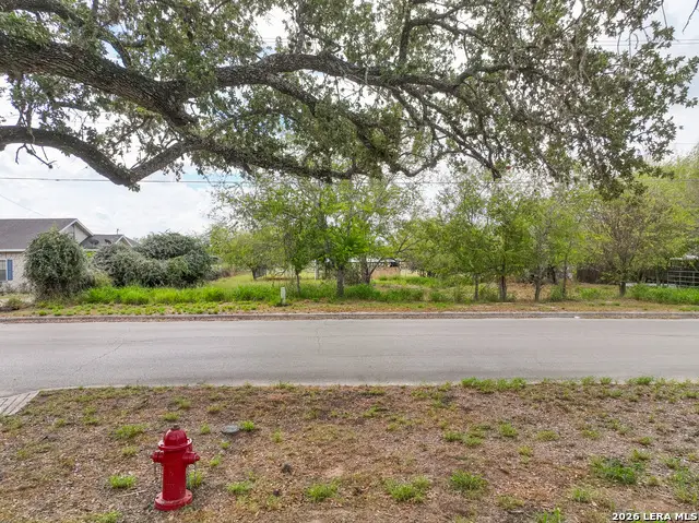 607 W Colonial, Devine, TX 78016 - #1