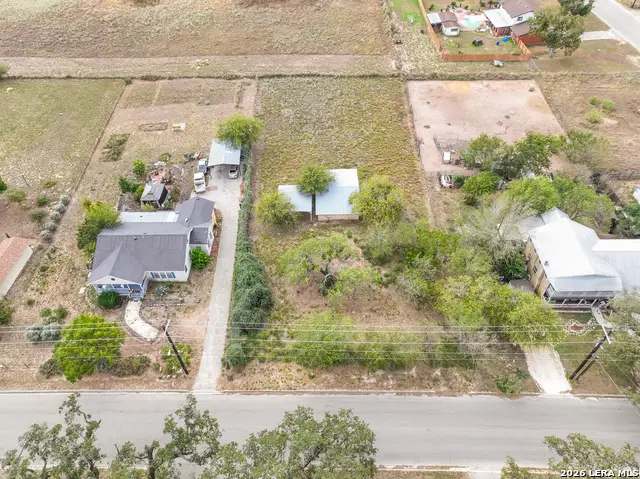 607 W Colonial, Devine, TX 78016 - #2