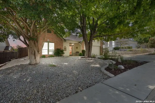 707 Oak Hollow Dr, Kerrville, TX 78028 - #1