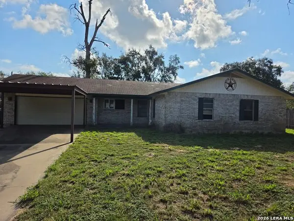 512 High Meadow, Pleasanton, TX 78064