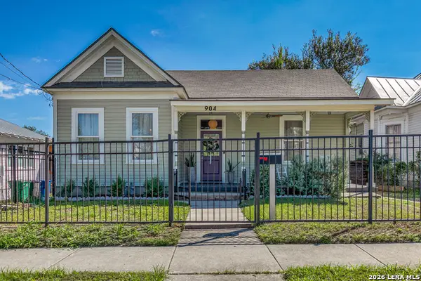 904 N Pine St, San Antonio, TX 78202