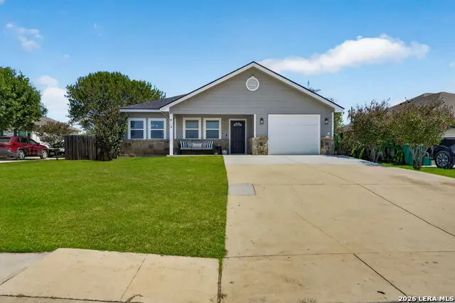 515 Indian Xing, Jourdanton, TX 78026 - #1