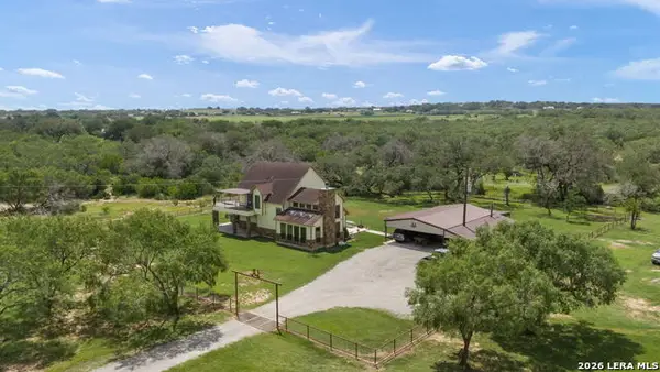 11970 Sulphur Springs Rd, Adkins, TX 78101
