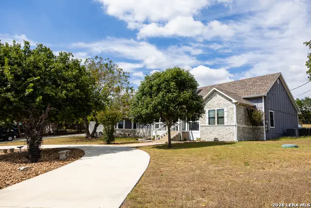 219 Victoria Dr, Kerrville, TX 78028 - #2