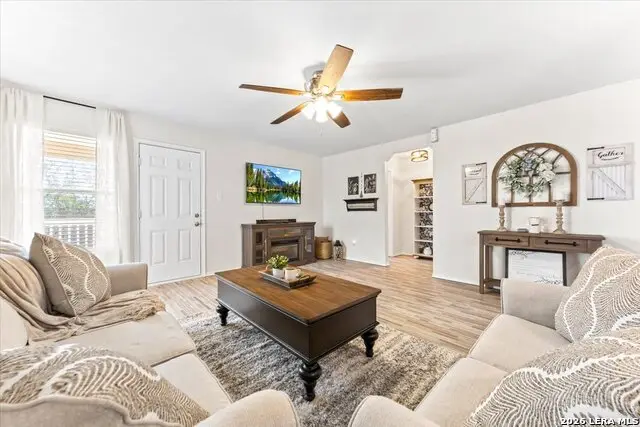 3910 Arrowwood Bnd, San Antonio, TX 78261 - #2