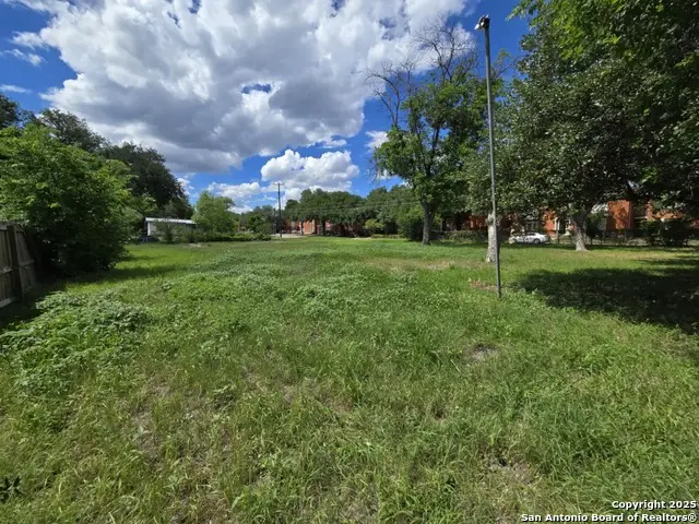 102 Leisure Dr, Balcones Heights, TX 78201 - #3
