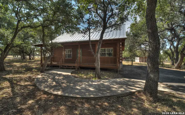 171 Bud Danner Drive, Leakey, TX 78873