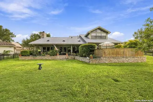104 Kenwood Cir, Kerrville, TX 78028