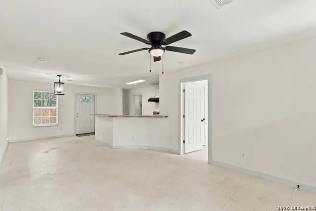 1349 Rivas St, San Antonio, TX 78207 - #3