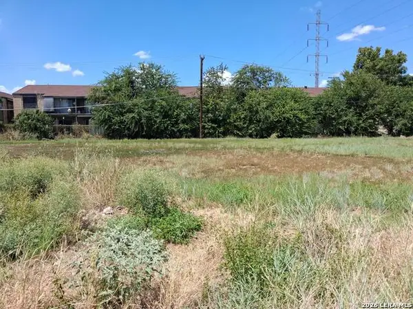 321 W Langley Blvd, Universal City, TX 78148