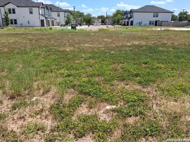 321 W Langley Blvd, Universal City, TX 78148 - #3