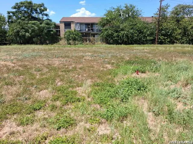325 W Langley Blvd, Universal City, TX 78148 - #1